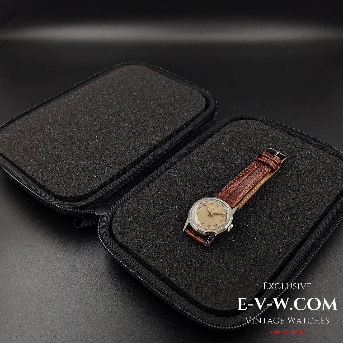 84 Years Old Vintage Lemania WWII / two-tone dial Ref. 192H / Cal. S27 / Vintage 1940