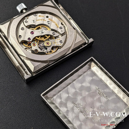 Vintage Jaeger-LeCoultre Square Art Deco / Square / Tank Ref 2374-3 / Cal. K818 / Vintage 1960s