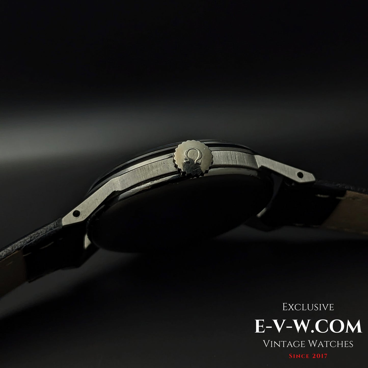 78 Years Old Vintage Omega Classic / Ref. 2495 / Cal. 30T2PC / Vintage 1947