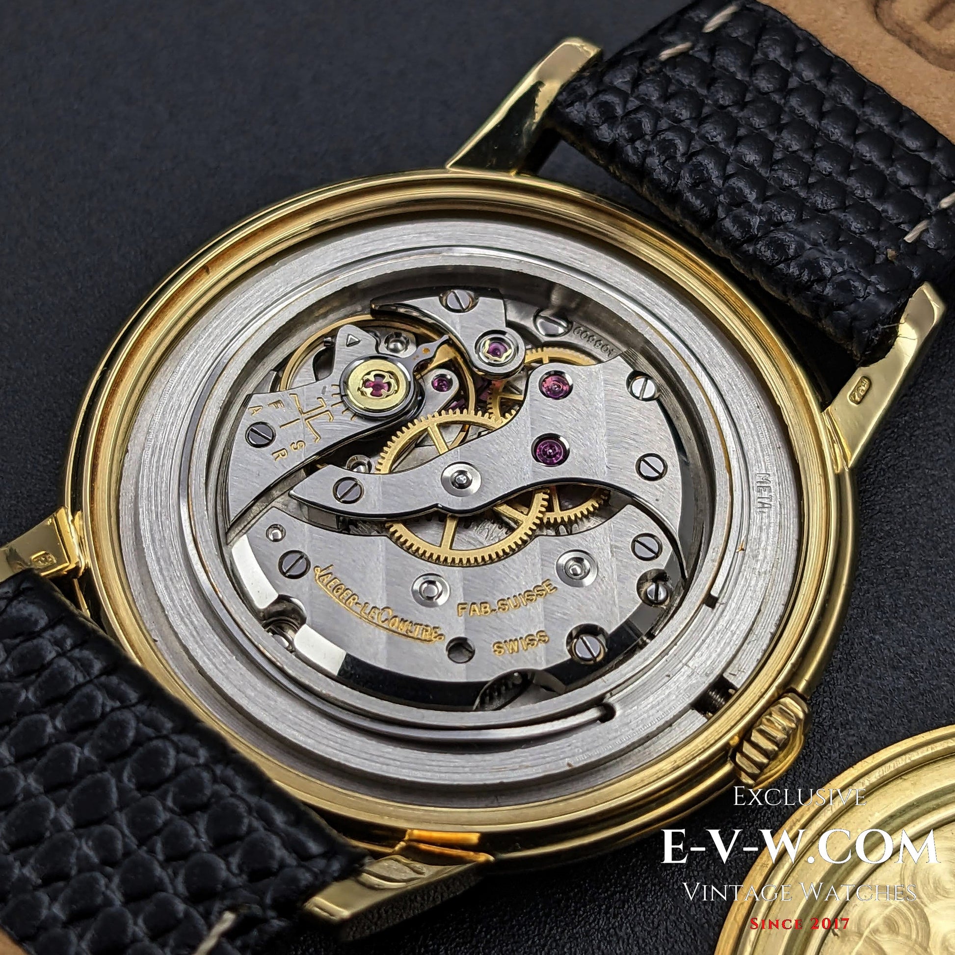 60 Years Old Vintage Jaeger-LeCoultre 18K gold / Ref. E 902 / Cal. 818 with Kif-flector shock absorber / Vintage 1960s