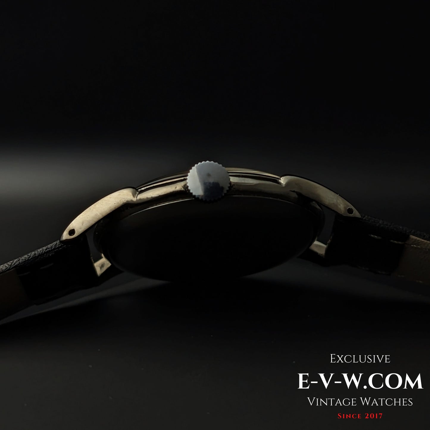 85 Years Old Vintage Universal Geneve unique spider lugs / Cal. 263 / Vintage 1940