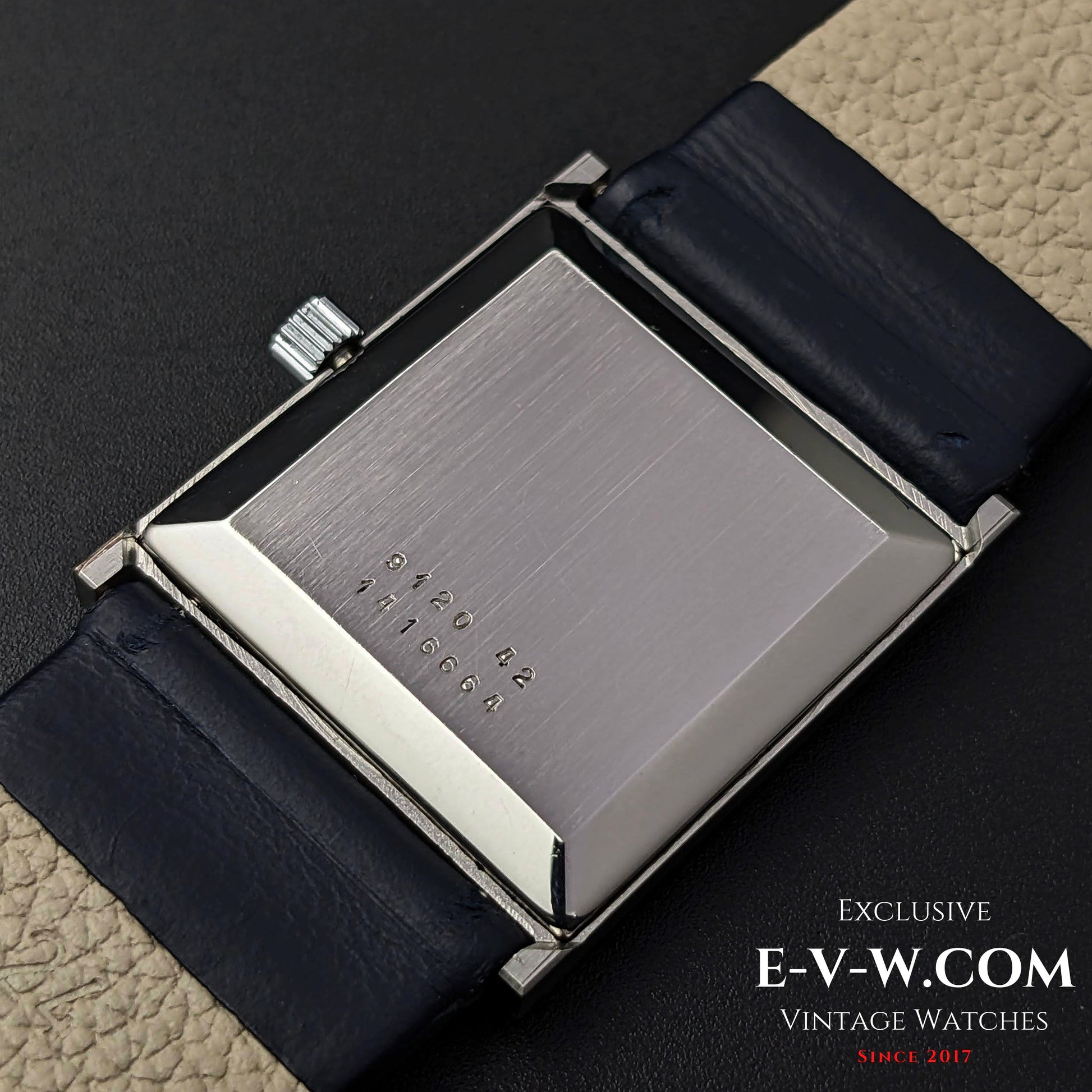 Vintage Jaeger-LeCoultre Square Art Deco / Square / Tank Ref 2374-3 / Cal. K818 / Vintage 1960s