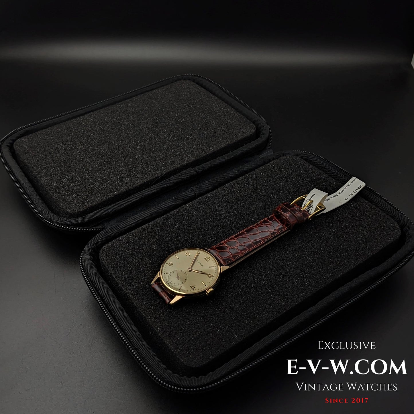 70 Years Old Vintage Cyma 18k Gold / Jumbo  / Cal.586 / Vintage 1950s