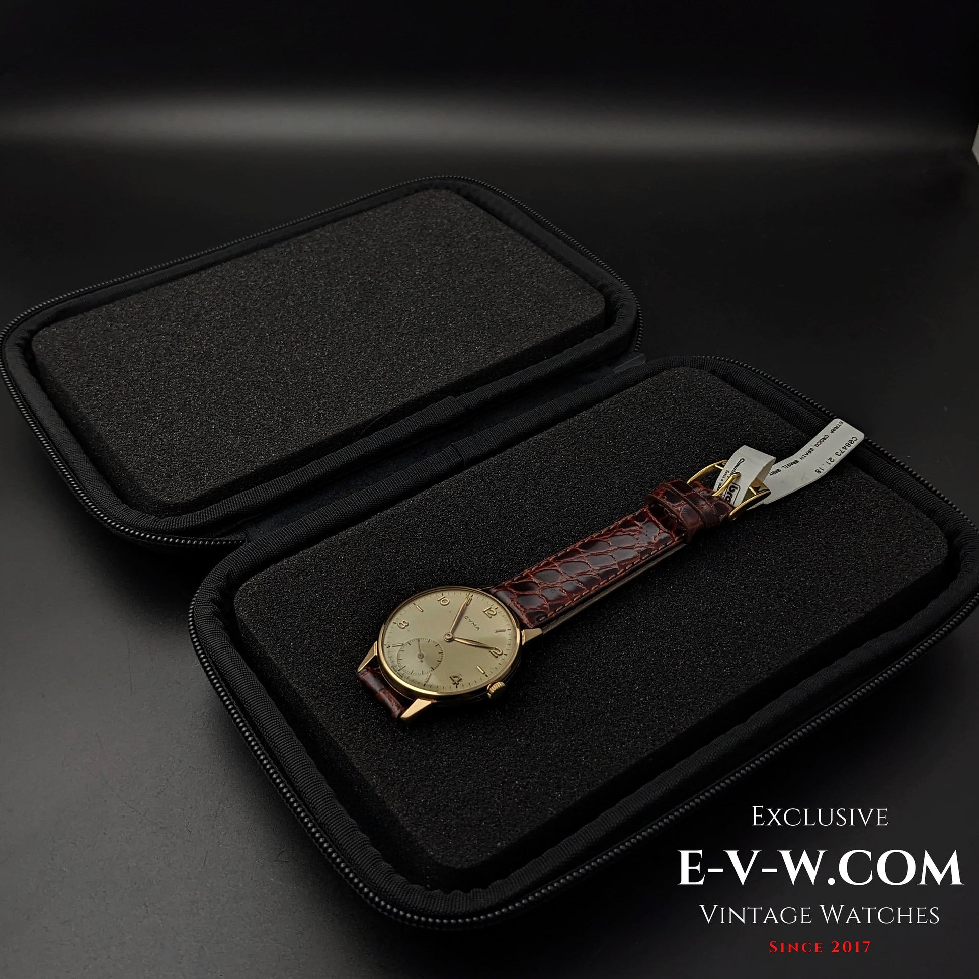 70 Years Old Vintage Cyma 18k Gold / Jumbo  / Cal.586 / Vintage 1950s