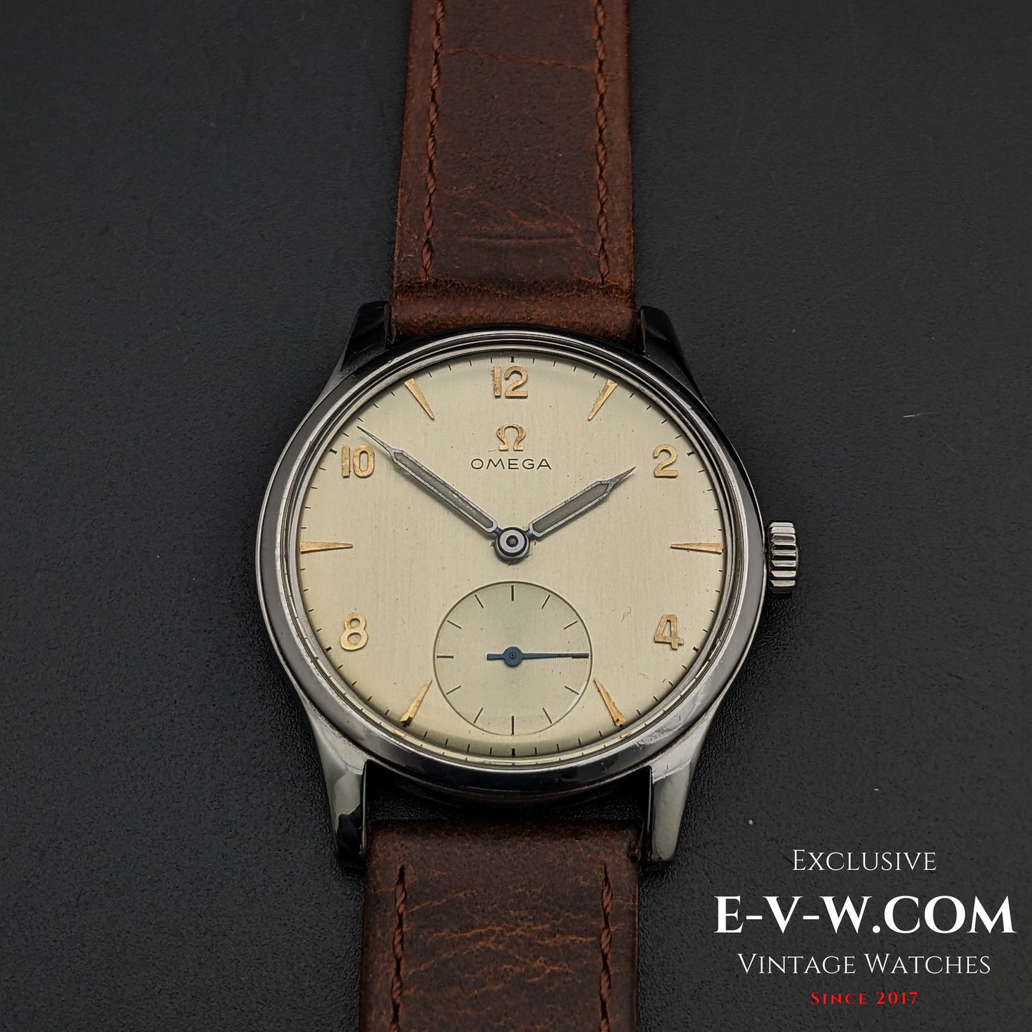 80 Vintage Omega WW II Ref. 2400-1 / Cal. 30T2 PC Vintage 1944