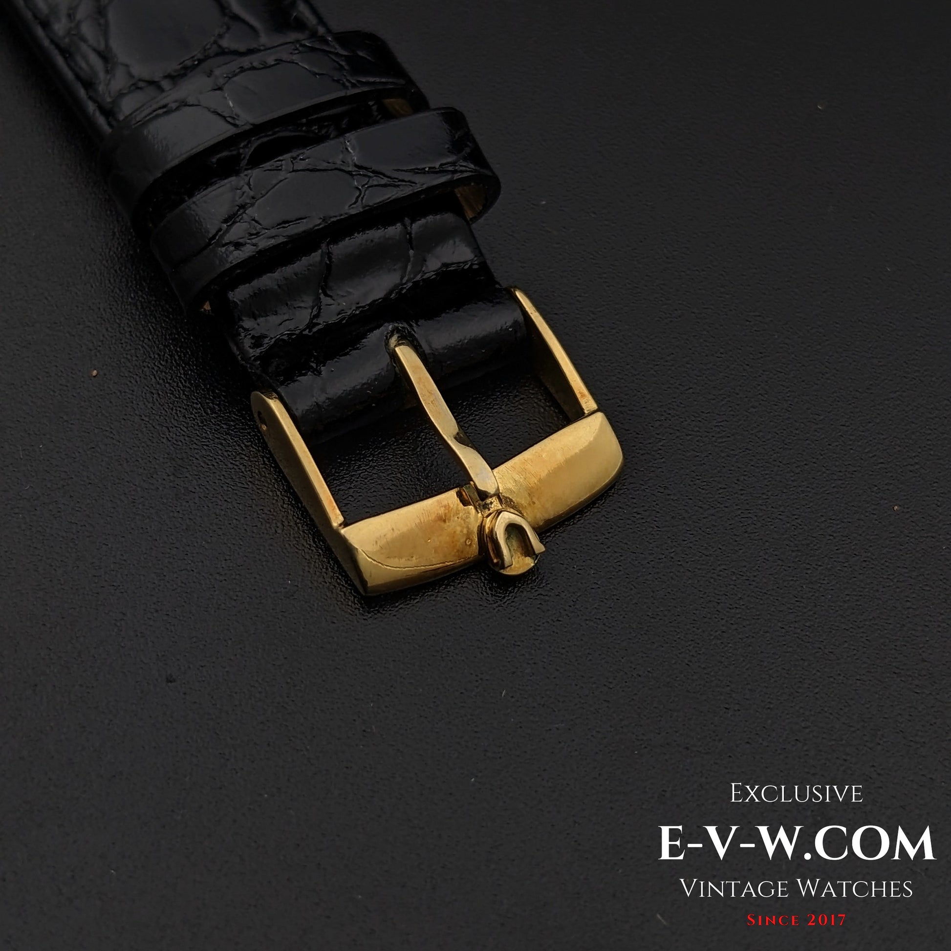 64 Vintage Universal Genève 18k Solid Gold / Cal. 1107 Vintage 1960