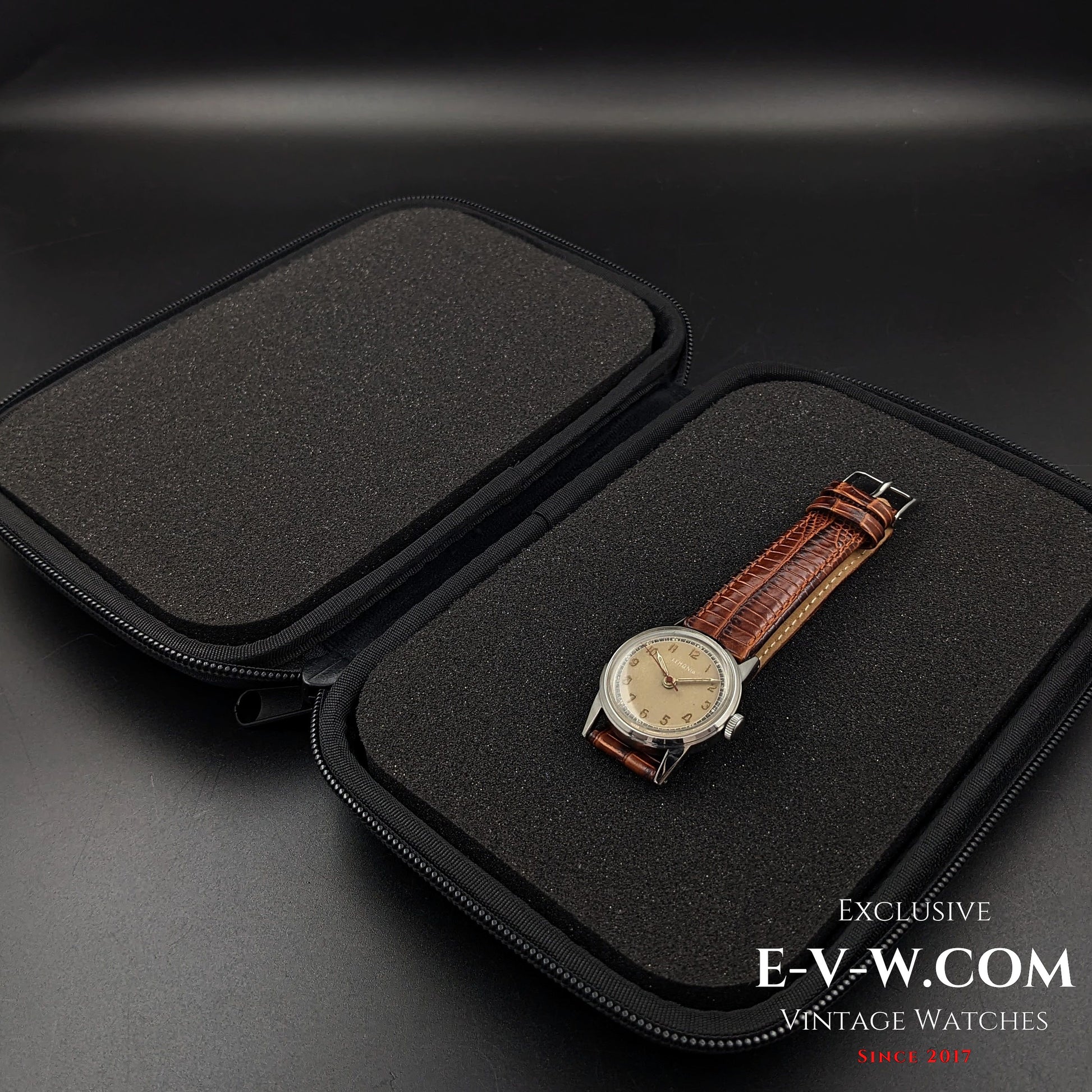 84 Years Old Vintage Lemania WWII / two-tone dial Ref. 192H / Cal. S27 / Vintage 1940