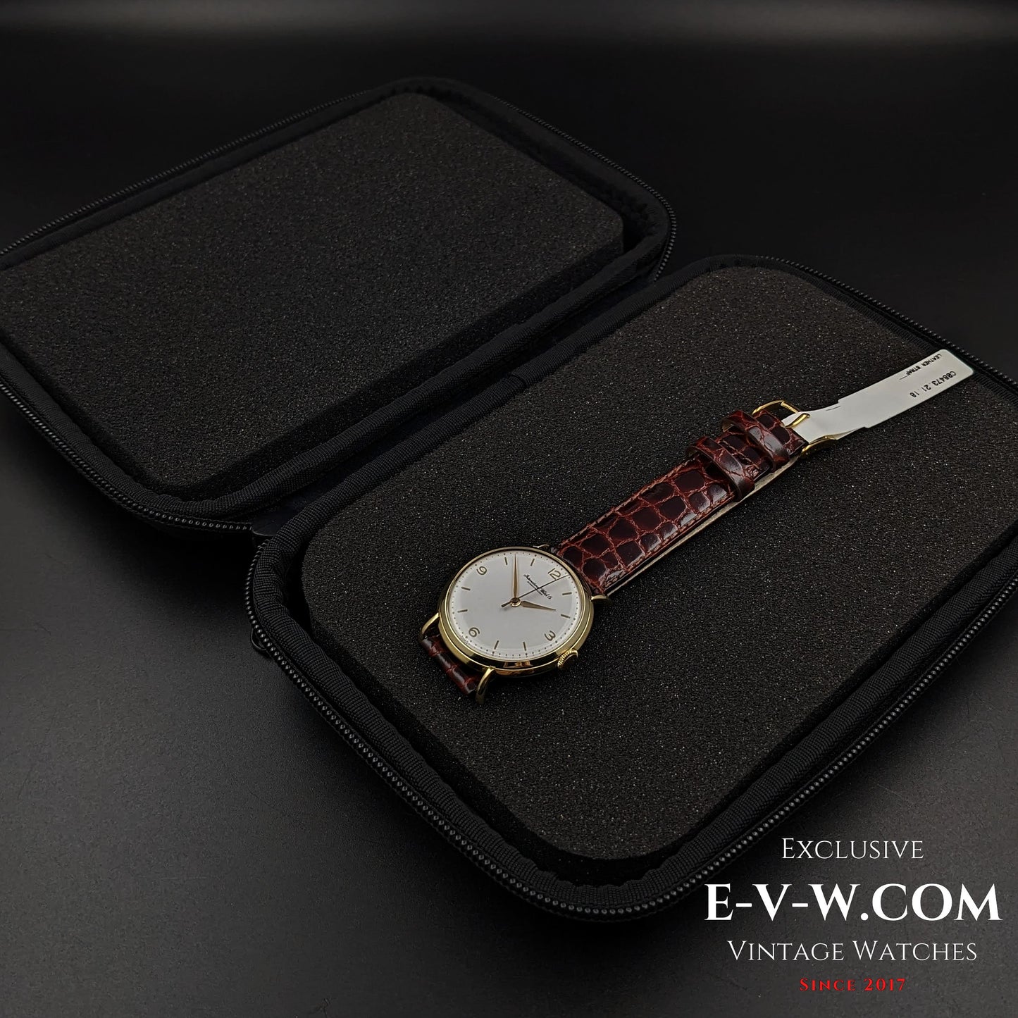 62 Years Old Vintage IWC Schaffhausen 18k Gold / crab lugs / / Cal. 89 / Vintage 1961