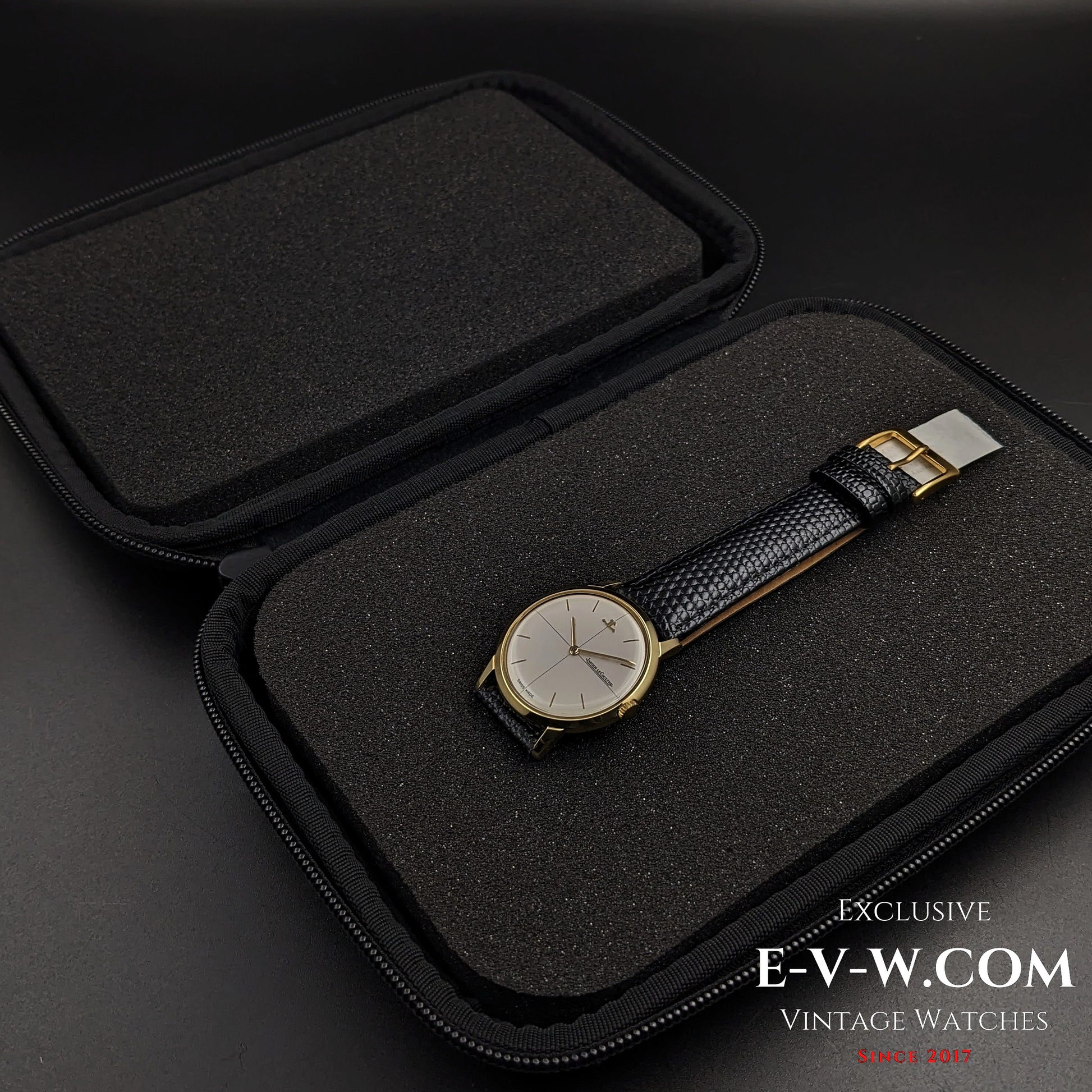 60 Years Old Vintage Jaeger-LeCoultre 18K gold / Ref. E 902 / Cal. 818 with Kif-flector shock absorber / Vintage 1960s