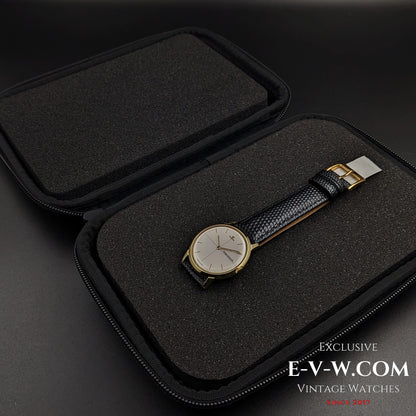 60 Years Old Vintage Jaeger-LeCoultre 18K gold / Ref. E 902 / Cal. 818 with Kif-flector shock absorber / Vintage 1960s