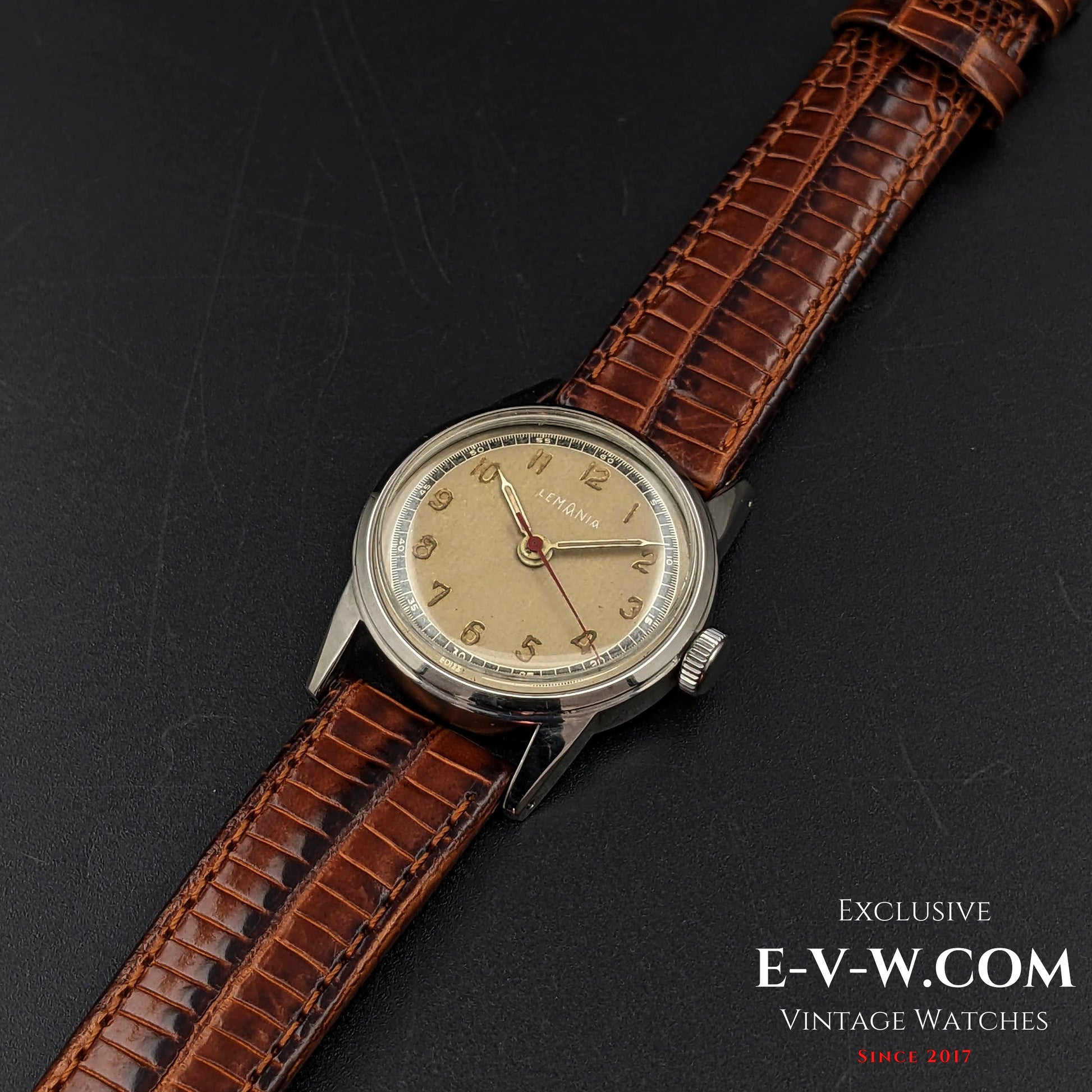 84 Years Old Vintage Lemania WWII / two-tone dial Ref. 192H / Cal. S27 / Vintage 1940