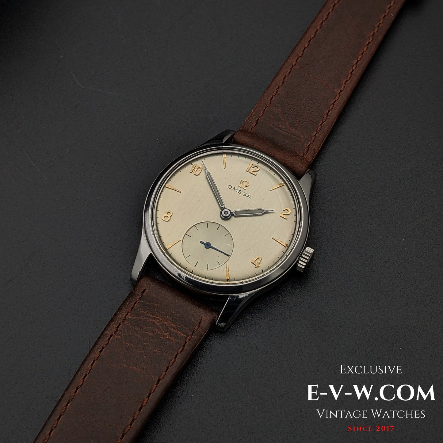 80 Vintage Omega WW II Ref. 2400-1 / Cal. 30T2 PC Vintage 1944