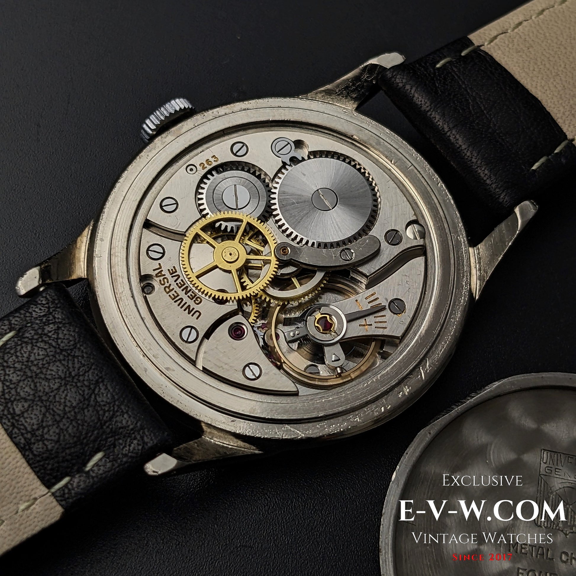 85 Years Old Vintage Universal Geneve unique spider lugs / Cal. 263 / Vintage 1940