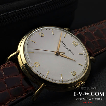 62 Years Old Vintage IWC Schaffhausen 18k Gold / crab lugs / / Cal. 89 / Vintage 1961