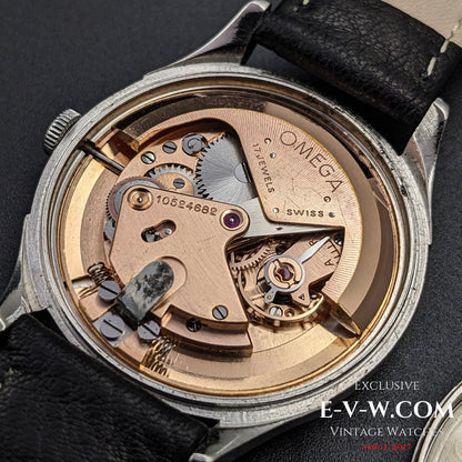 79 Years Old Vintage WWII Omega Automatic Bumper / Ref 2374-3 / Rare caliber 30.10 R.A PC mechnizm designed by Cherles Perregaux / Vintage 1944