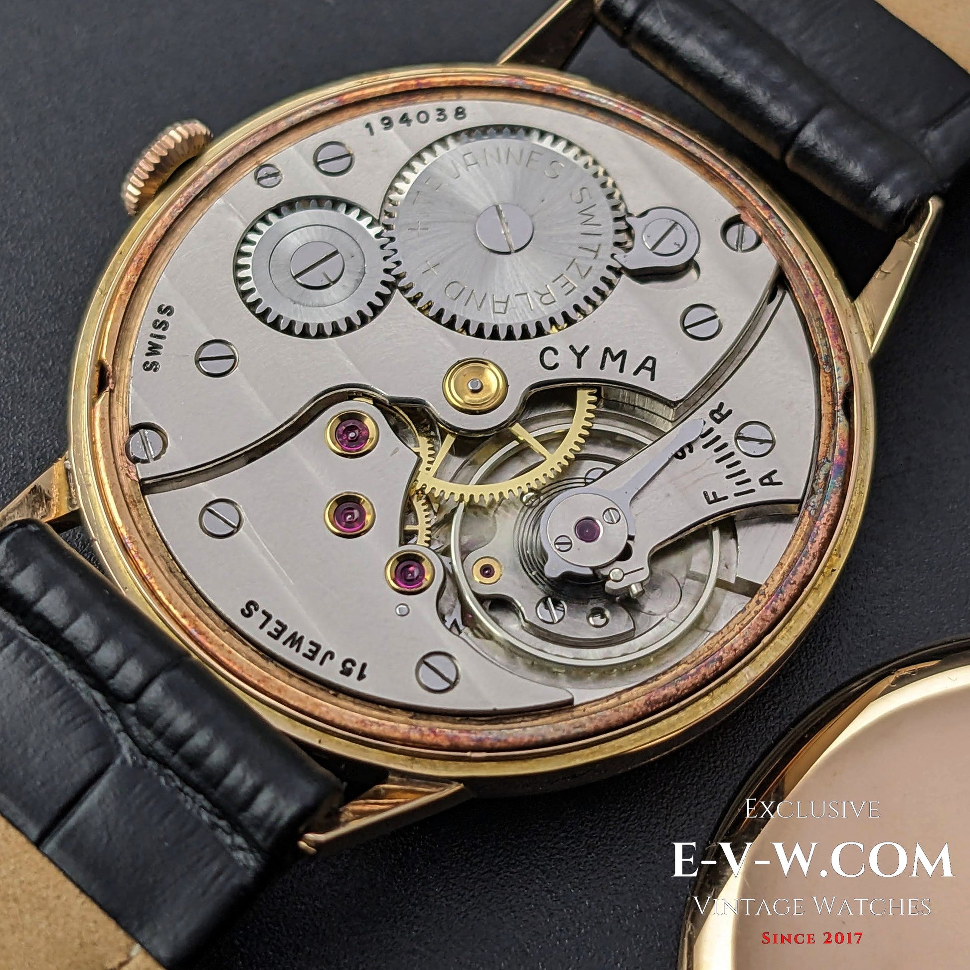 74 Years Old Vintage Cyma Jumbo 18k Gold / Cal. 586 / Vintage 1950