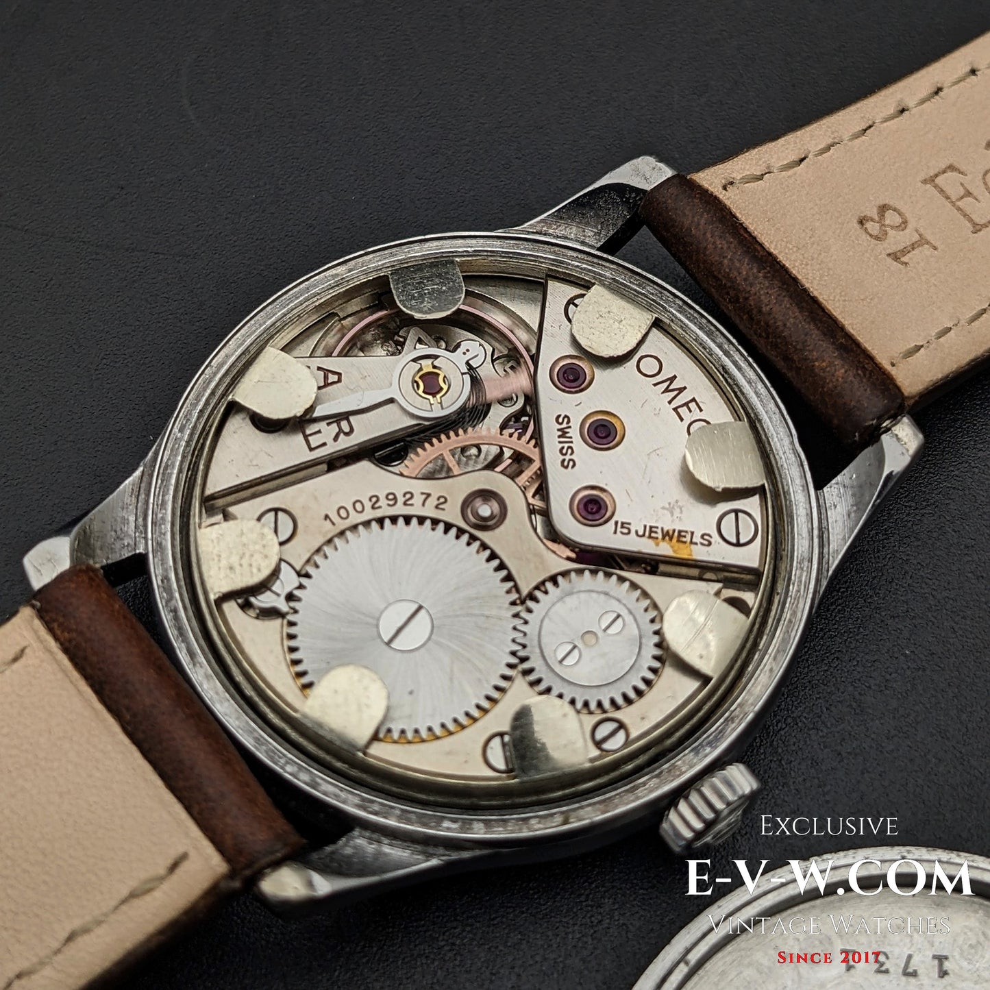 80 Vintage Omega WW II Ref. 2400-1 / Cal. 30T2 PC Vintage 1944