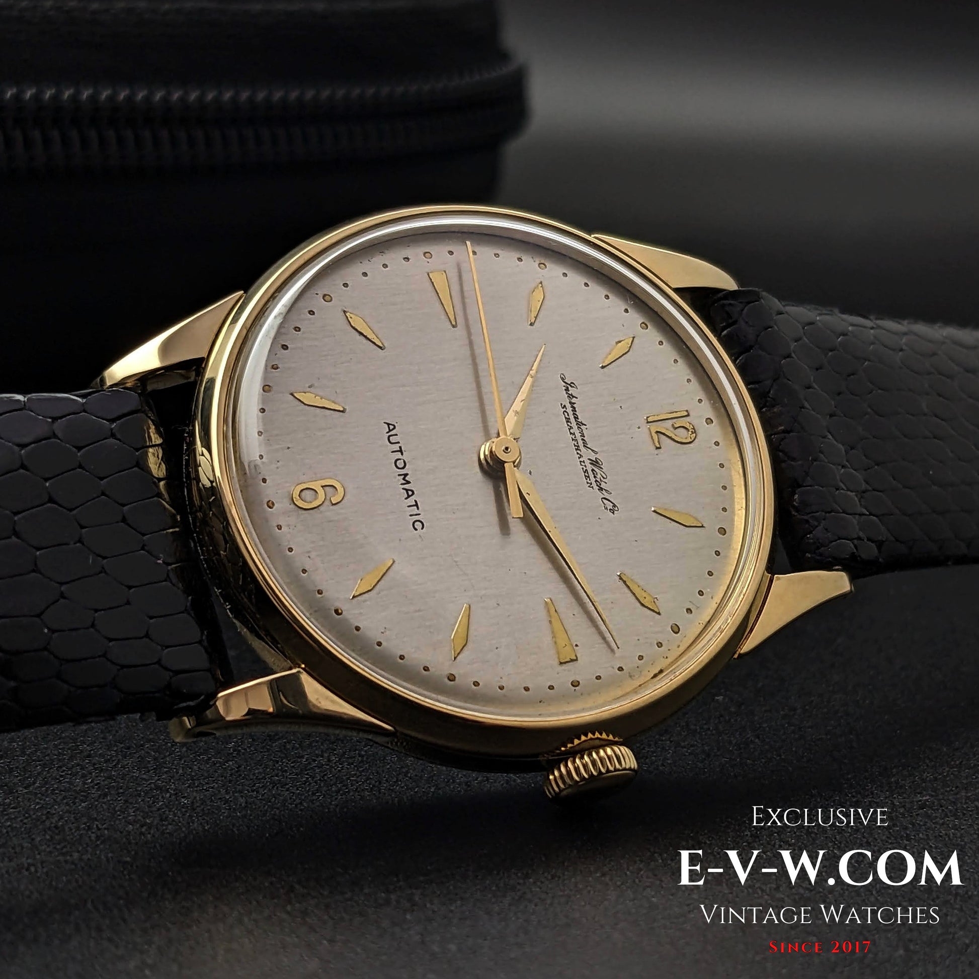 73 Years Old Vintage IWC SCHAFFHAUSEN Automatic   / Cal.852 / Vintage 1950