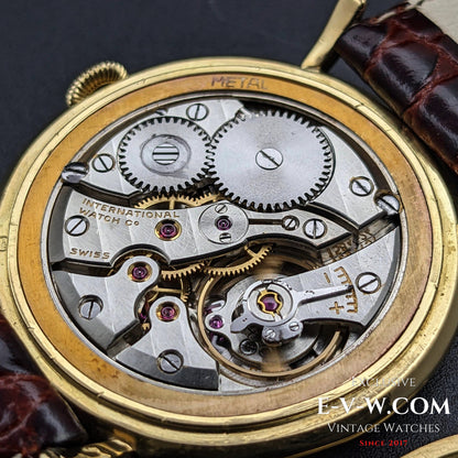 62 Years Old Vintage IWC Schaffhausen 18k Gold / crab lugs / / Cal. 89 / Vintage 1961