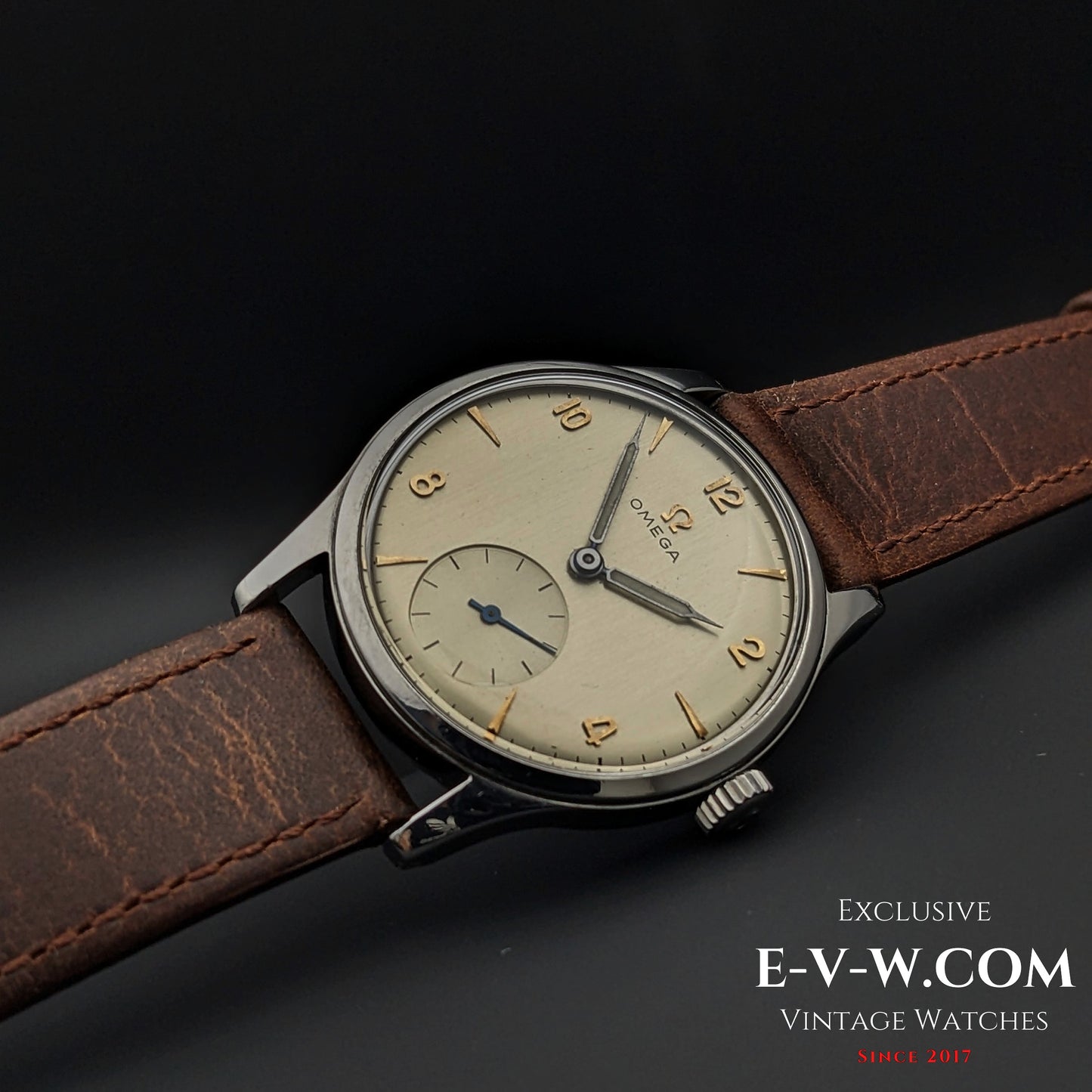 80 Vintage Omega WW II Ref. 2400-1 / Cal. 30T2 PC Vintage 1944