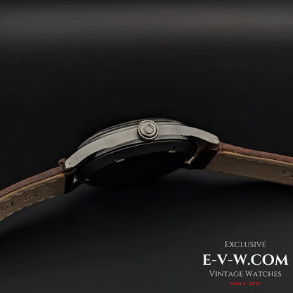 80 Vintage Omega WW II Ref. 2400-1 / Cal. 30T2 PC Vintage 1944