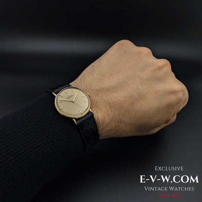 64 Vintage Universal Genève 18k Solid Gold / Cal. 1107 Vintage 1960
