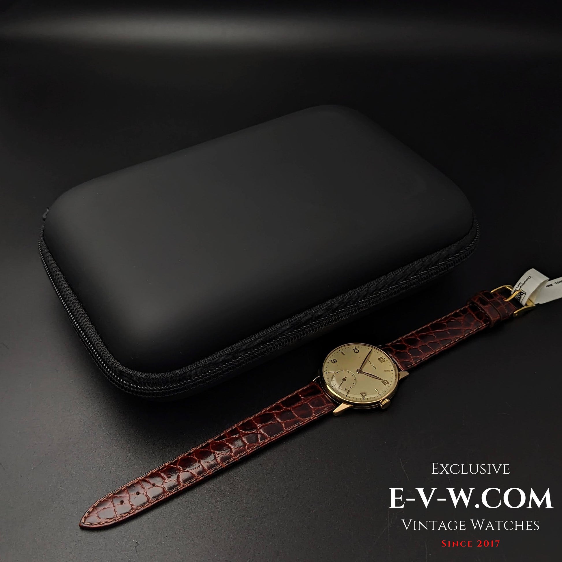 70 Years Old Vintage Cyma 18k Gold / Jumbo  / Cal.586 / Vintage 1950s