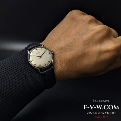 85 Years Old Vintage Universal Geneve unique spider lugs / Cal. 263 / Vintage 1940