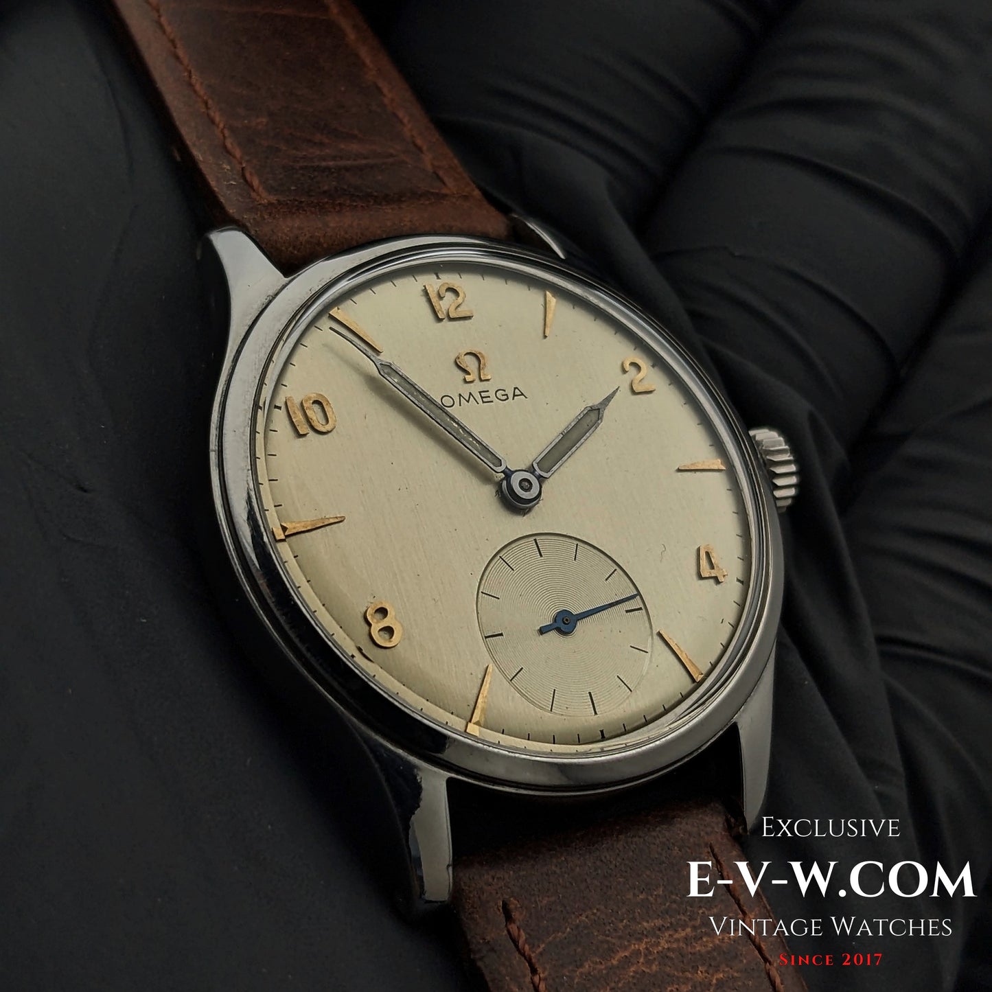 80 Vintage Omega WW II Ref. 2400-1 / Cal. 30T2 PC Vintage 1944