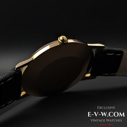 Zenith Waterproof Black Dial  / 18K Gold / Cal.2532 SC  / Vintage Watch 1964