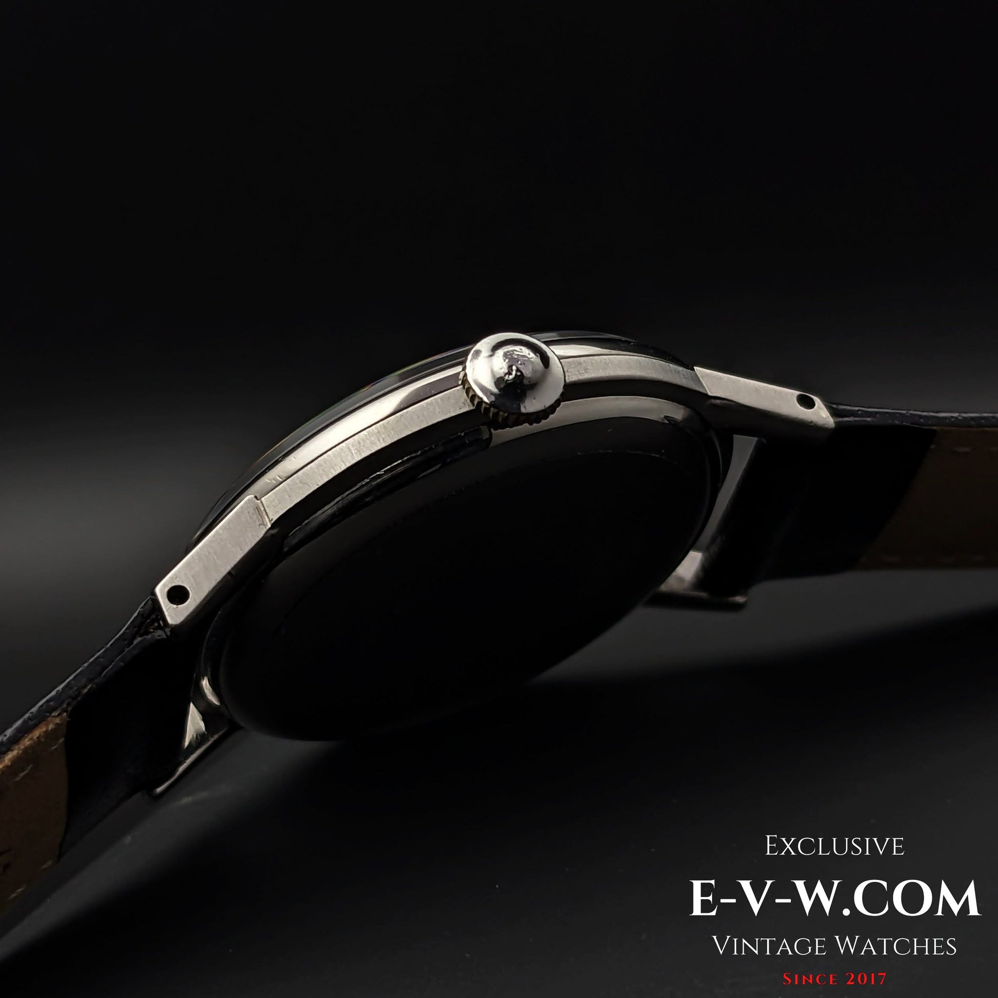 80 years old Omega 30T2 PC Sector Dial /  Ref 2318/8 / WWII Vintage 1943