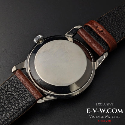 81 Years Old Vintage Longines Classic WWII / Ref. 7222-1 / Cal. 27M / Vintage 194481 Years Old Vintage Longines Classic WWII / Ref. 7222-1 / Cal. 27M / Vintage 194481 Years Old Vintage Longines Classic WWII / Ref. 7222-1 / Cal. 27M / Vintage 1944