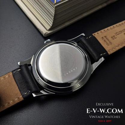 Early 1950s — DOXA — Antimagnetique 38mm Jumbo  — Cal. 1080 — Vintage 1950s — Serviced