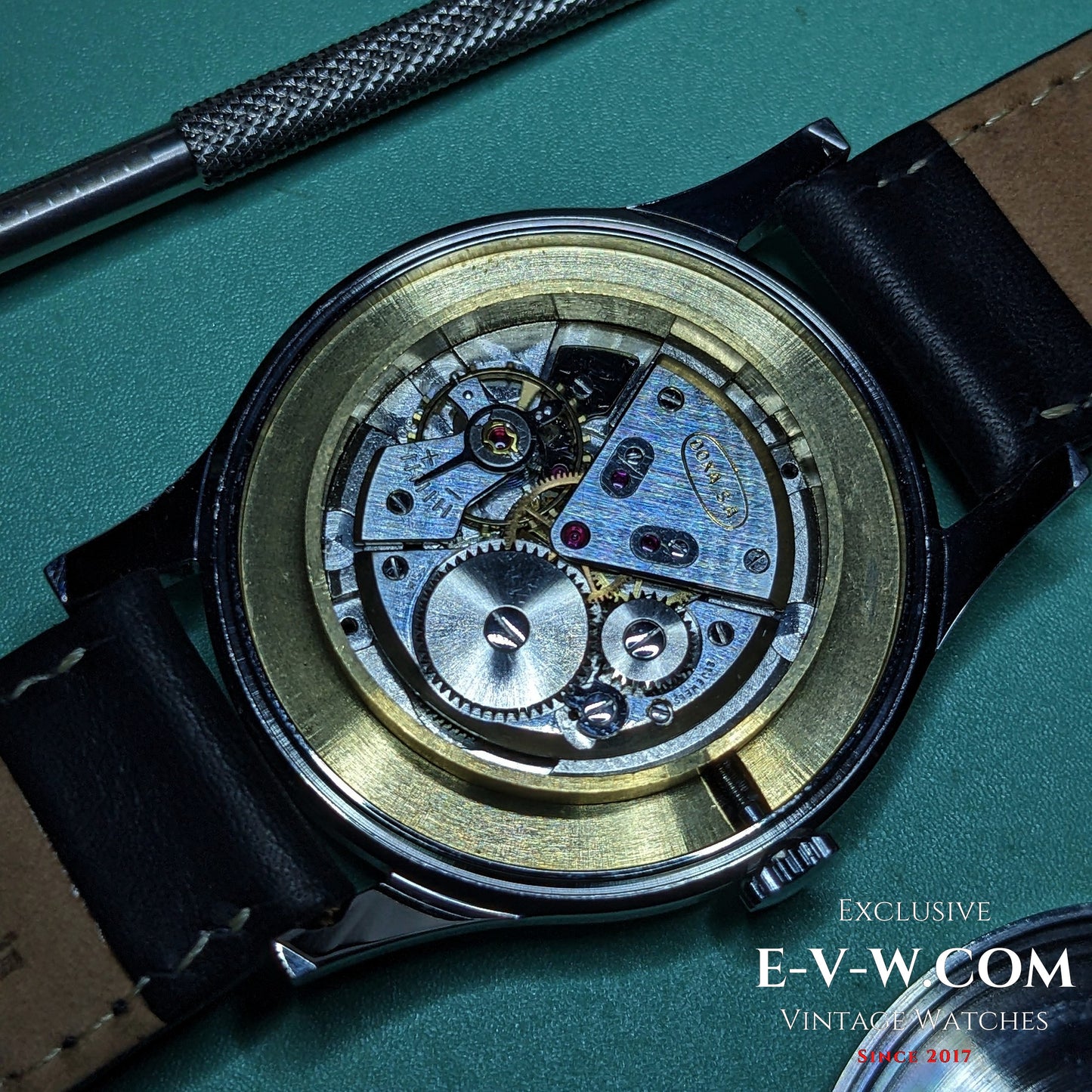 Early 1950s — DOXA — Antimagnetique 38mm Jumbo  — Cal. 1080 — Vintage 1950s — Serviced