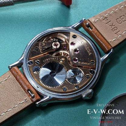 81 years old Omega — Wartime WWII Civil  — Ref. 2317/14 — Cal. 30T2 PC — Vintage 1944 — Serviced