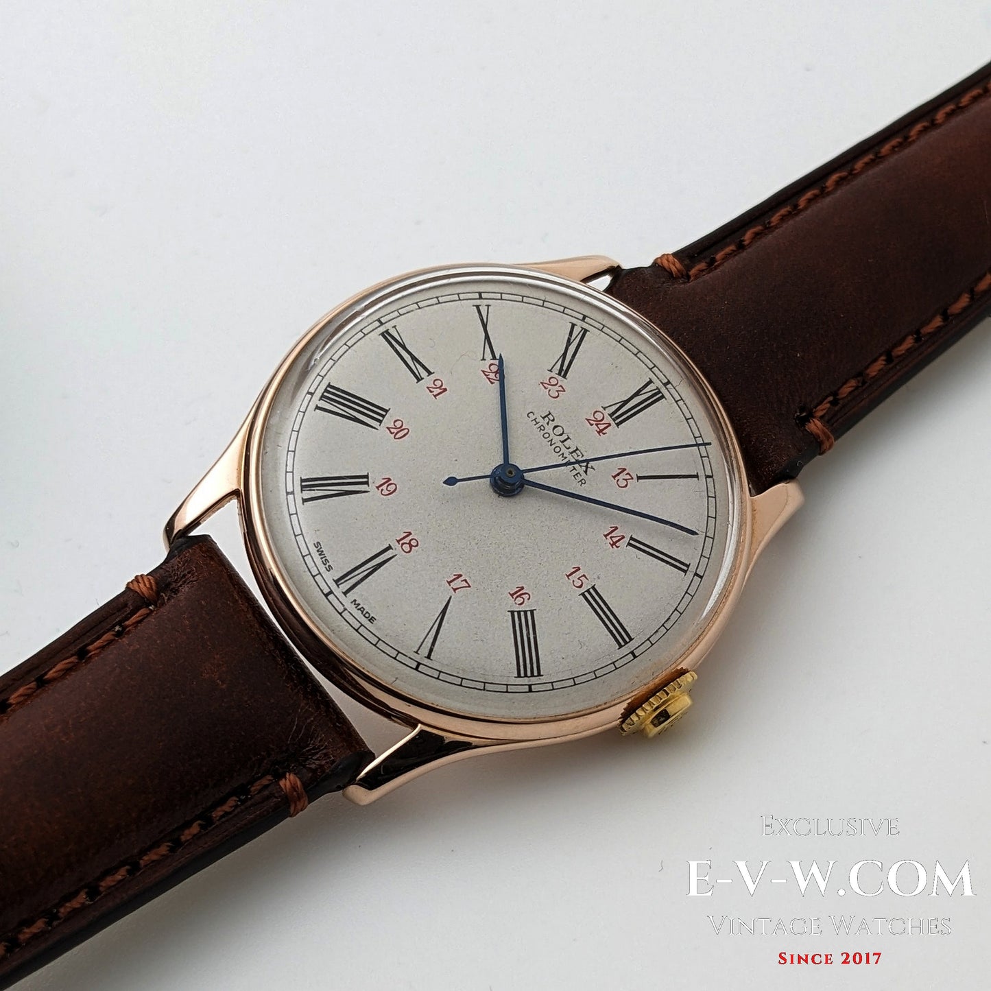 An exceptionally rare early Rolex Chronometer from the pre-Oyster era / Cal 530 /  Ref. 4139 – 14K Gold (c. 1943–1946)