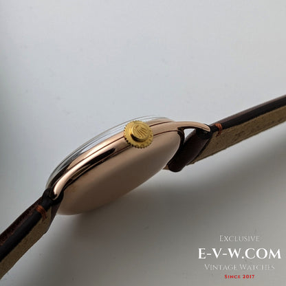 An exceptionally rare early Rolex Chronometer from the pre-Oyster era / Cal 530 /  Ref. 4139 – 14K Gold (c. 1943–1946)