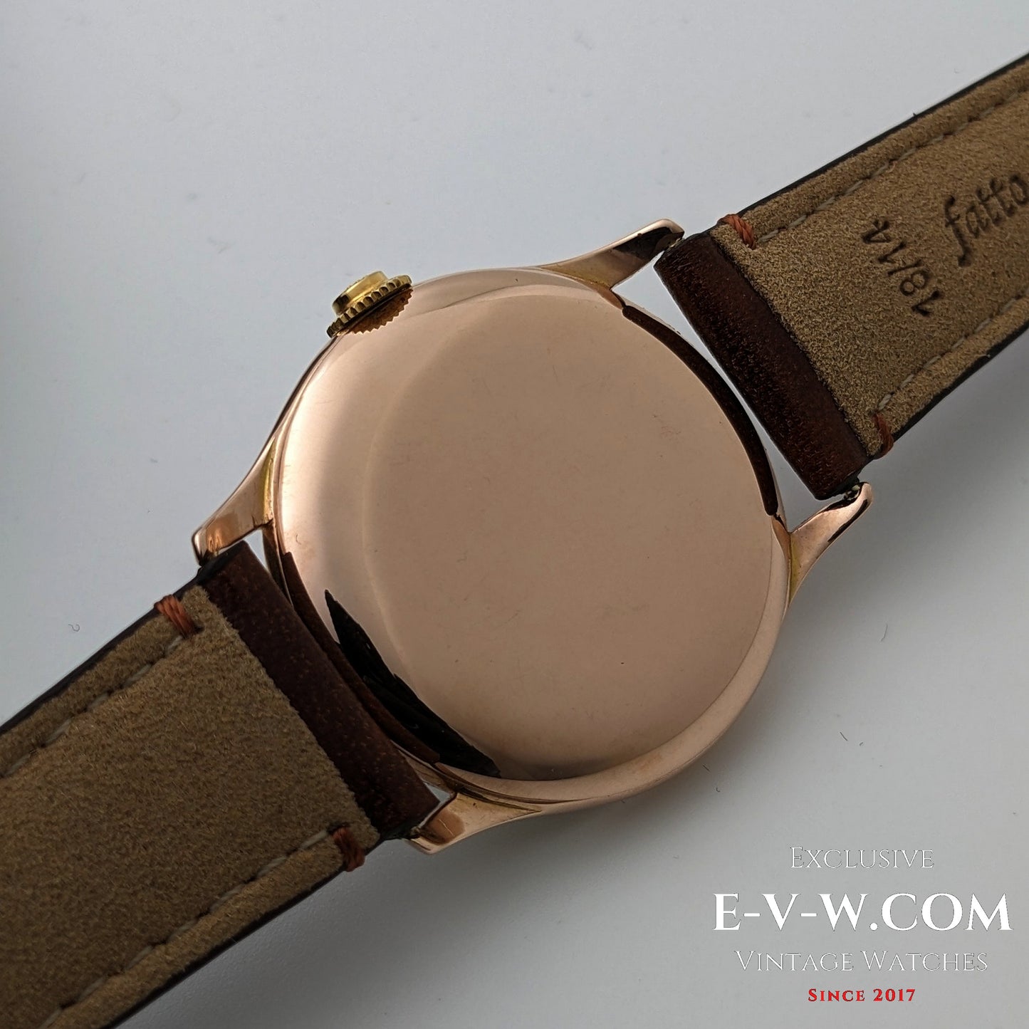 An exceptionally rare early Rolex Chronometer from the pre-Oyster era / Cal 530 /  Ref. 4139 – 14K Gold (c. 1943–1946)