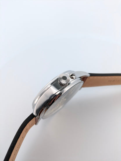 Machen Sie ein Angebot, um dieses Stück vor der offiziellen Veröffentlichung zu kaufen / 