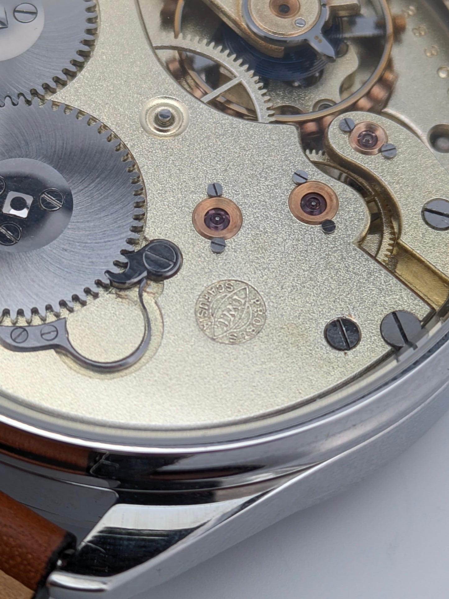 Machen Sie ein Angebot, um dieses Stück vor der offiziellen Veröffentlichung zu kaufen / 