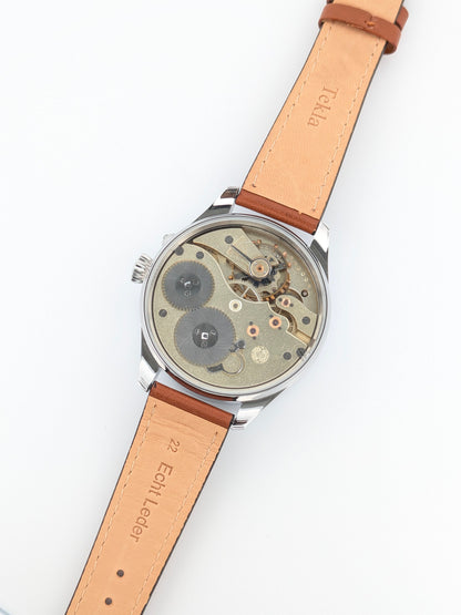 Machen Sie ein Angebot, um dieses Stück vor der offiziellen Veröffentlichung zu kaufen / 