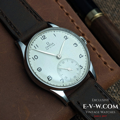 Wartime Era | Omega Vintage Small Seconds | Ref. 2390 | Cal 30T2 | Vintage 1944 | Serviced