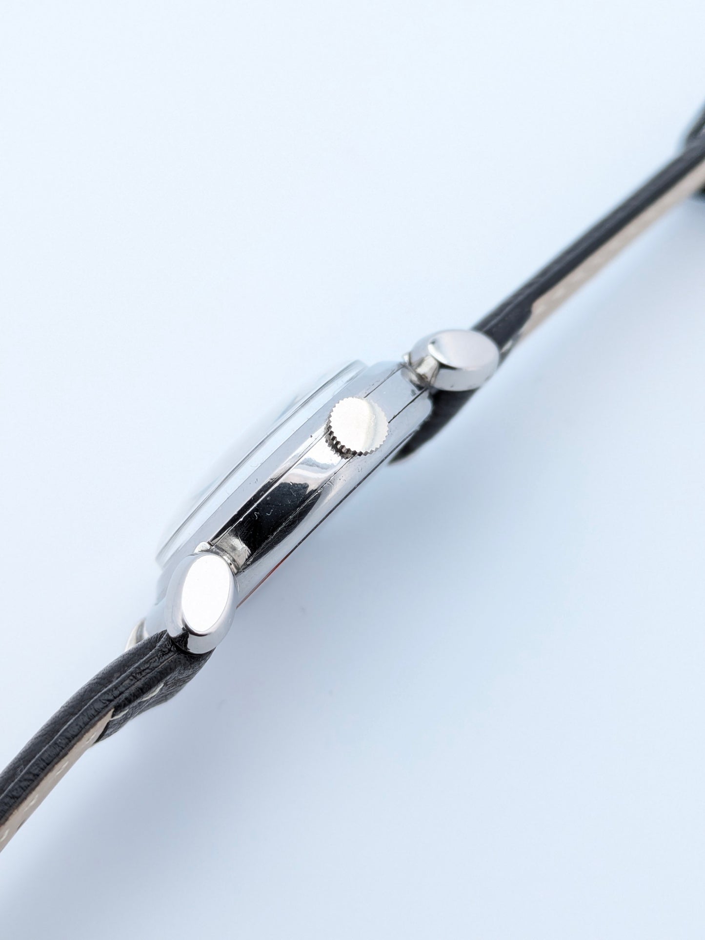 Machen Sie ein Angebot, um dieses Stück vor der offiziellen Veröffentlichung zu kaufen / Omega Scarab – Antik 1935 