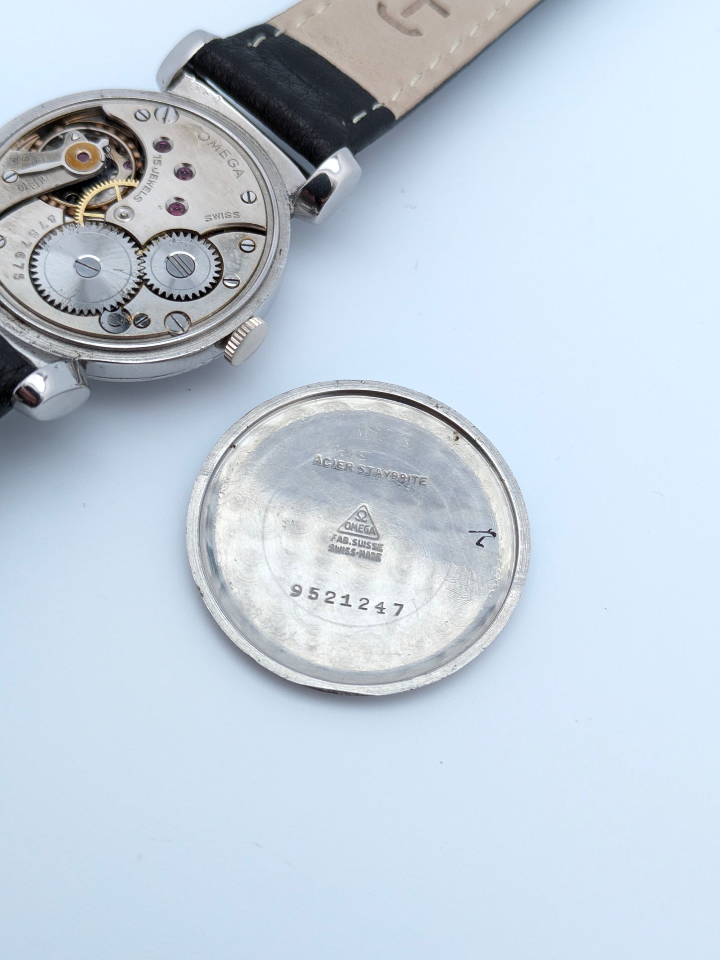 Machen Sie ein Angebot, um dieses Stück vor der offiziellen Veröffentlichung zu kaufen / Omega Scarab – Antik 1935 