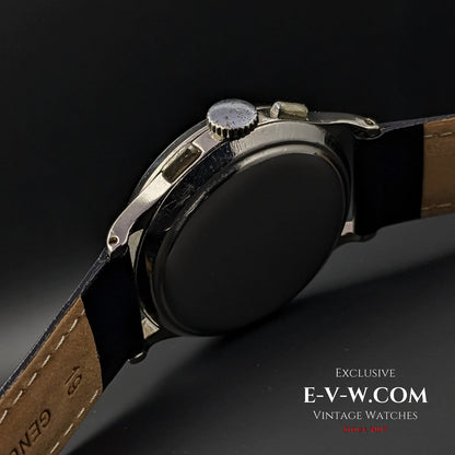 Junghans Rare Chronograph / cal. 88 / Vintage 1940s / Black dial / Fully Serviced