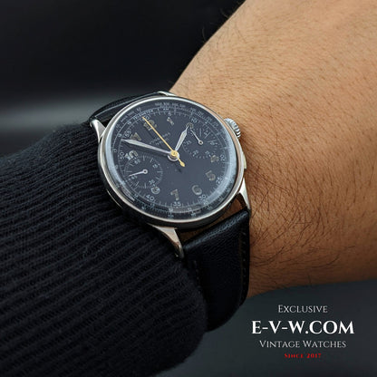 Junghans Rare Chronograph / cal. 88 / Vintage 1940s / Black dial / Fully Serviced