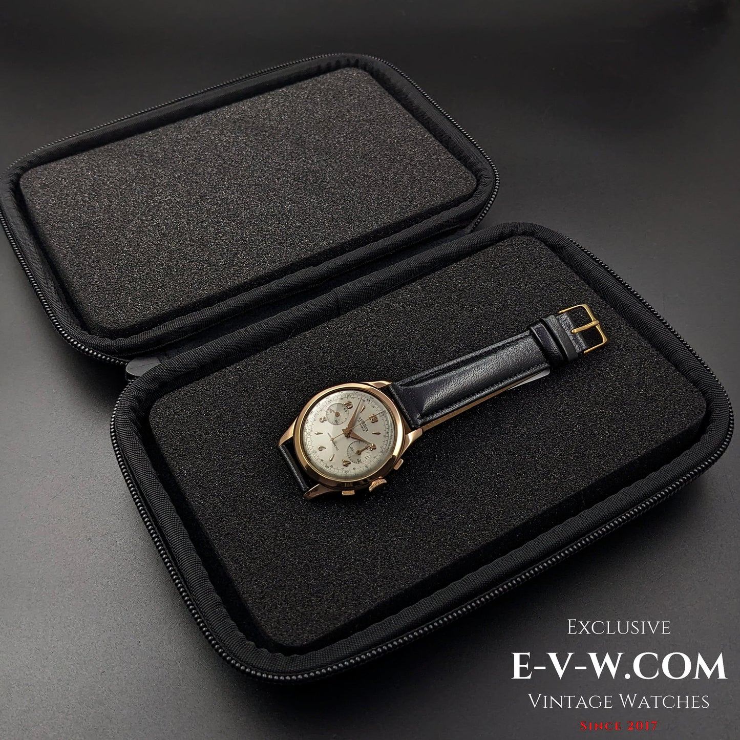 Unique Astrolux Antimagnetic Chronograph 18K 750 solid gold  / Jumbo 38 mm / Rare cal. Valjoux 92 / Vintage 1950s