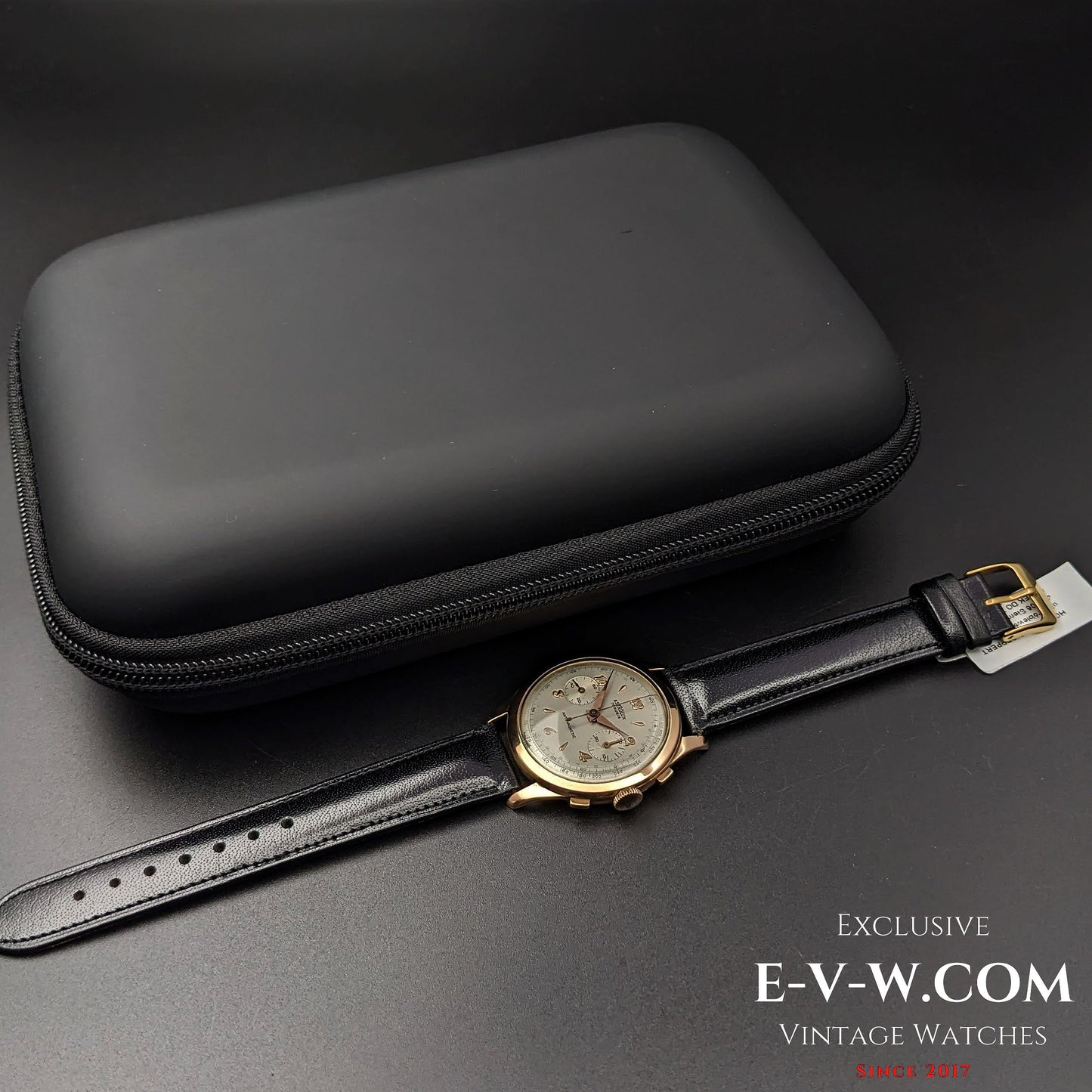 Unique Astrolux Antimagnetic Chronograph 18K 750 solid gold  / Jumbo 38 mm / Rare cal. Valjoux 92 / Vintage 1950s