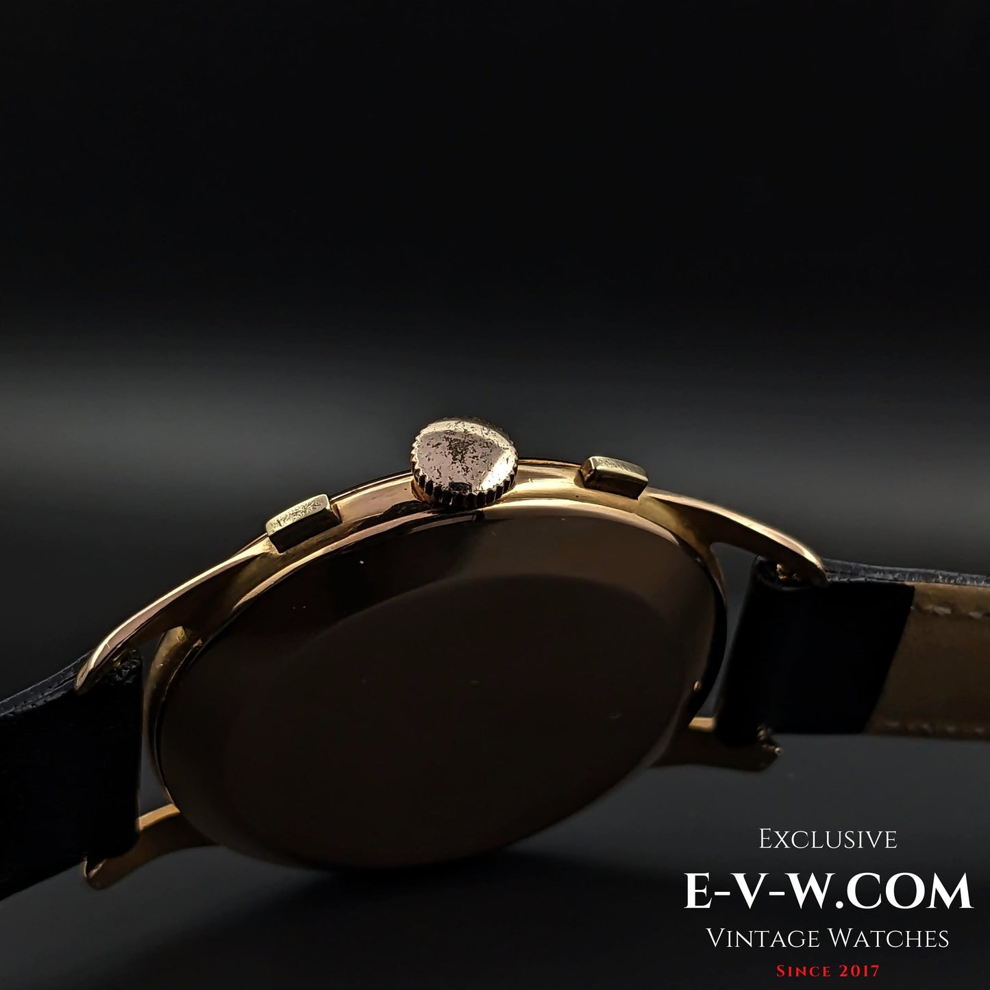 Unique Astrolux Antimagnetic Chronograph 18K 750 solid gold  / Jumbo 38 mm / Rare cal. Valjoux 92 / Vintage 1950s