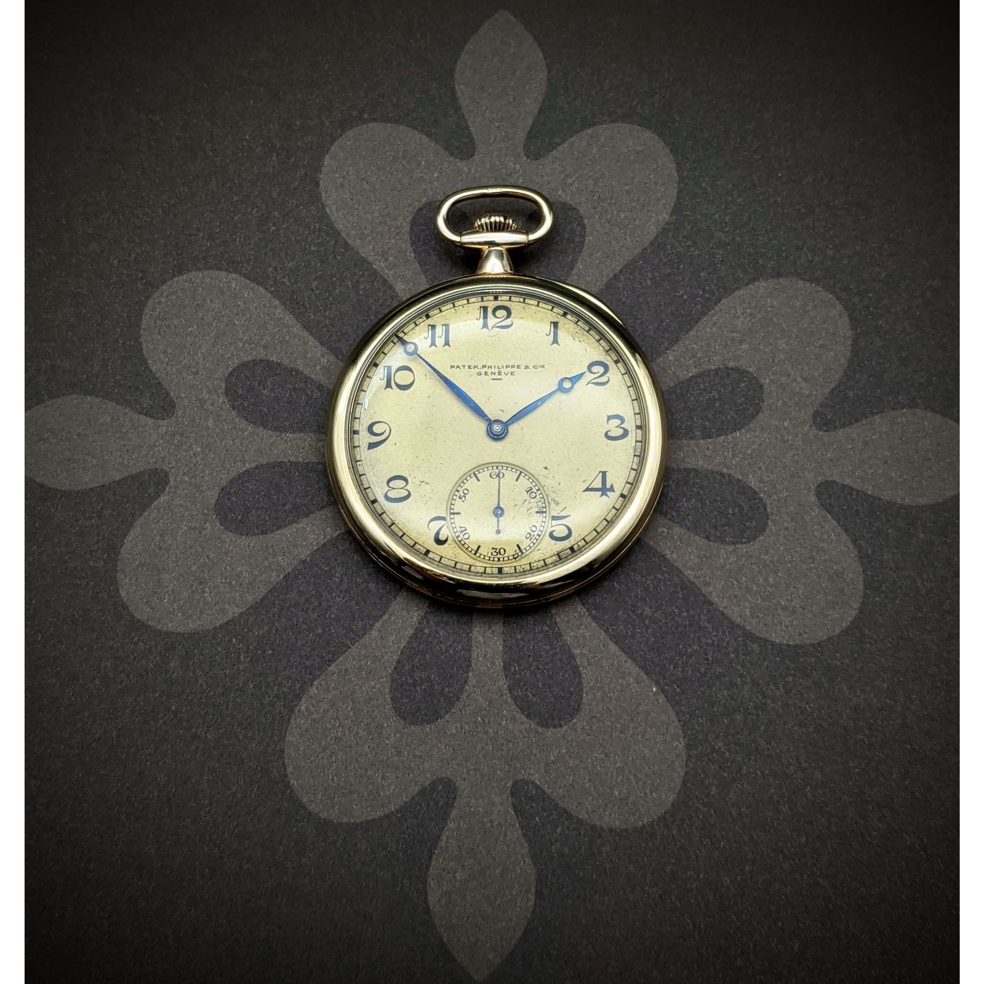 Patek Philippe 1924 unique Geneve Gold with Extract from  Patek Philippe Archives - E-V-W.com